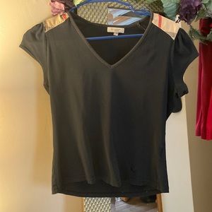 Burberry v neck tee black runs small